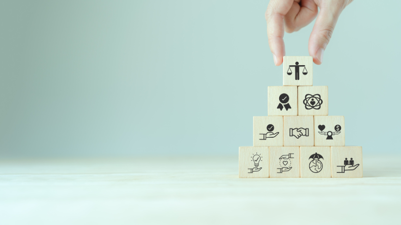 Para Hebron Costa Cruz de Oliveira, a ética universitária constrói profissionais preparados para decisões responsáveis.